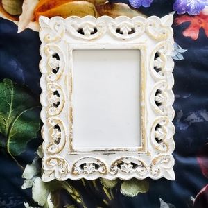White and Gold 5x7 wood photo frame